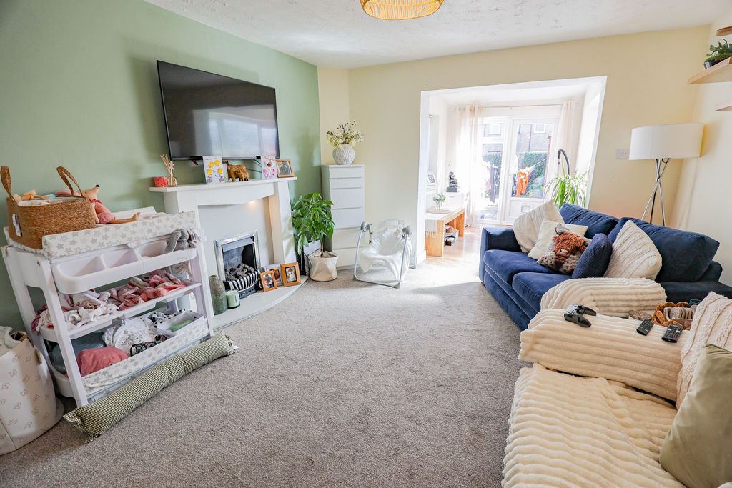 Property photo 2 of 8