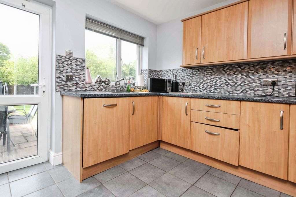 Property photo 3 of 21 Pbox-Img.Jpg