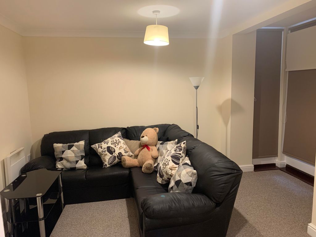 Property photo 2 of 5 Living Room