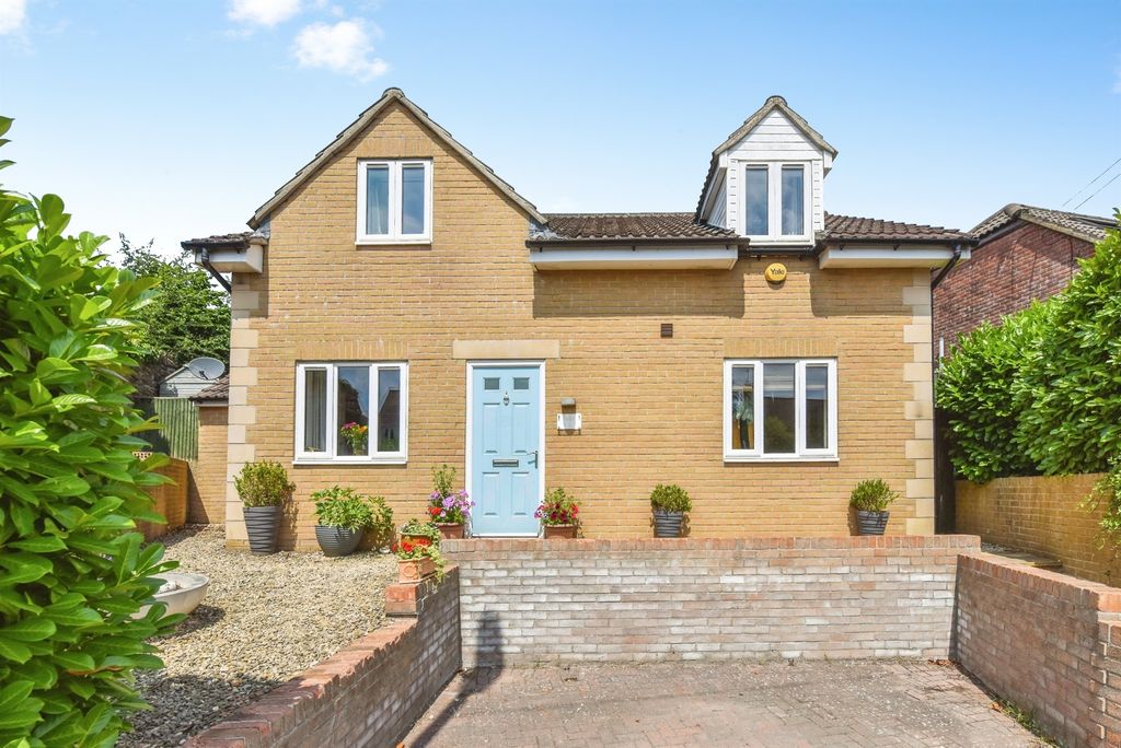 Property photo 1 of 16