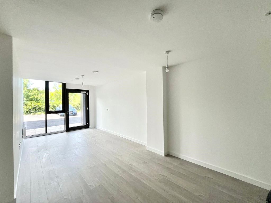 Property photo 3 of 5 Picture No. 04