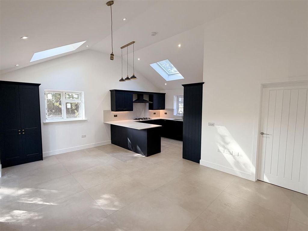 Property photo 2 of 17 Open Plan Space
