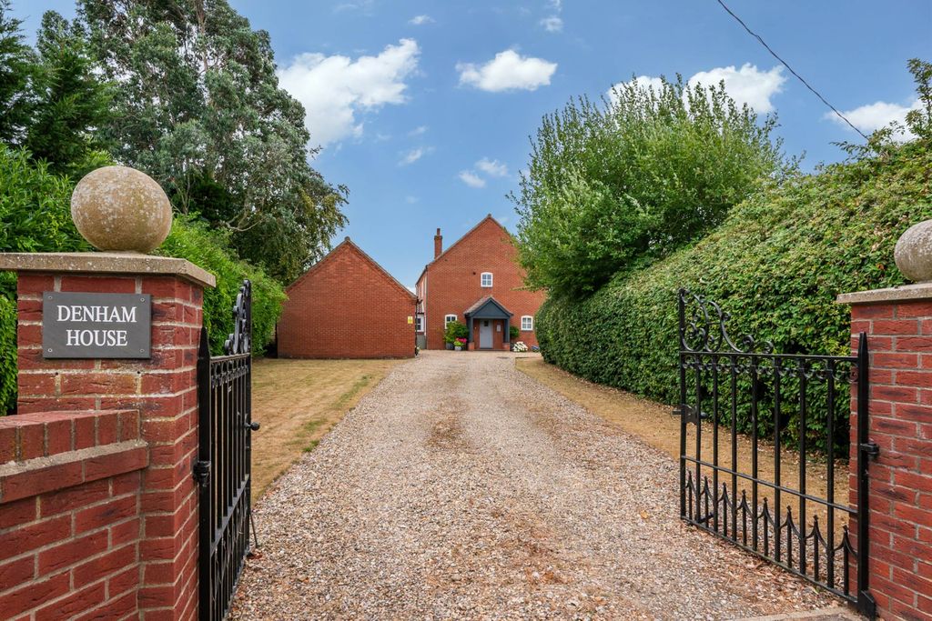 Property photo 2 of 24