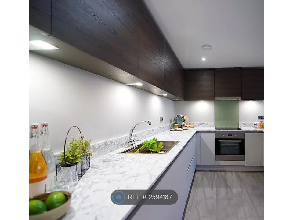 Property photo 2 of 12 Kitchen