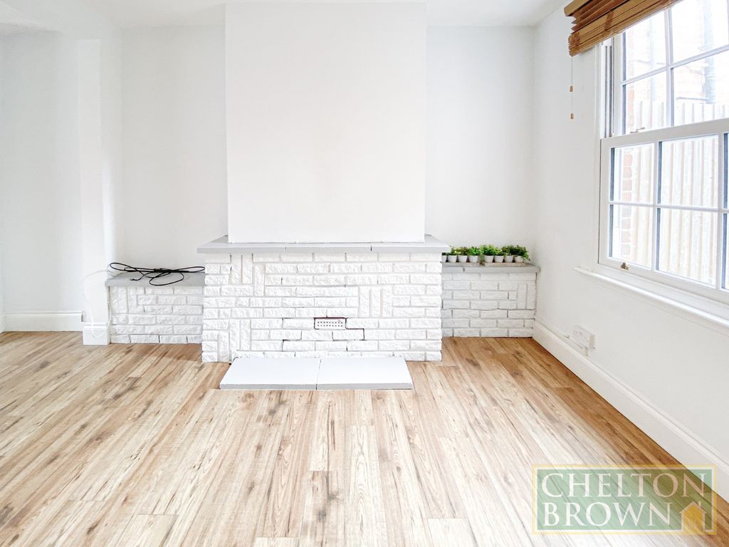 Property photo 3 of 22 Lounge/Diner