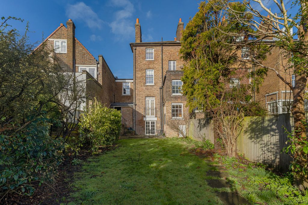 Property photo 3 of 27