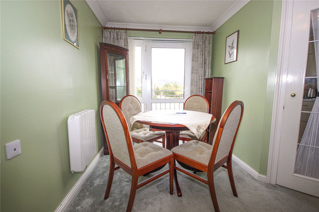 Property photo 3 of 9 Picture 3