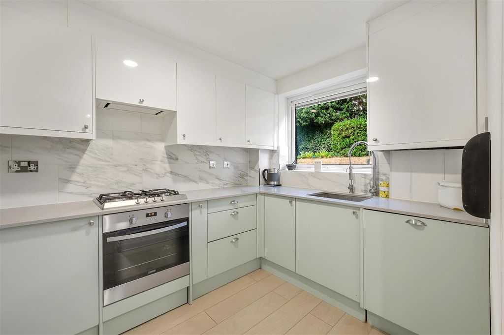 Property photo 2 of 13 18 0Akhill Court -14.Jpg