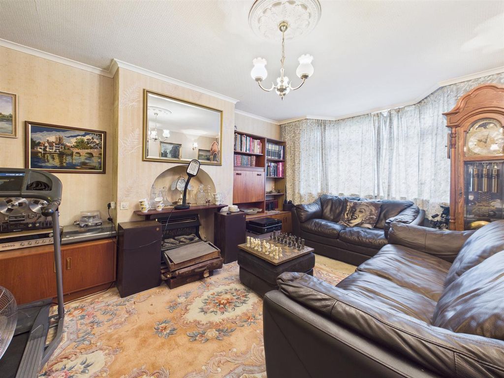 Property photo 2 of 11 Cam05080G0-Pr0291-Still003.Jpg