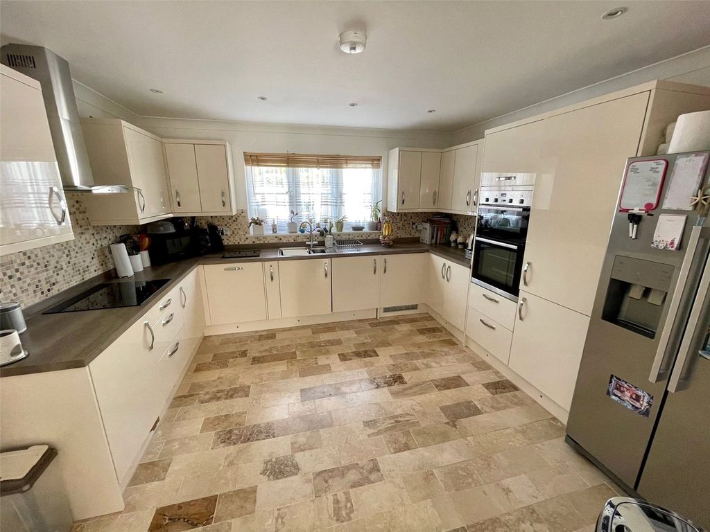 Property photo 3 of 10 Picture 3