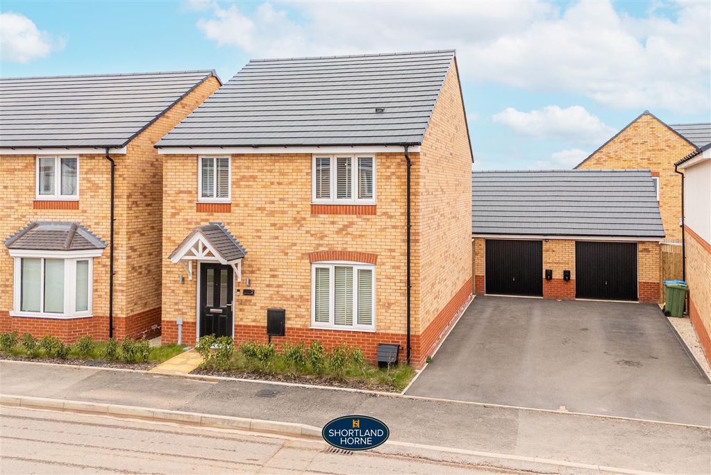 Property photo 1 of 19 Bloomfieldave_Front.Jpg