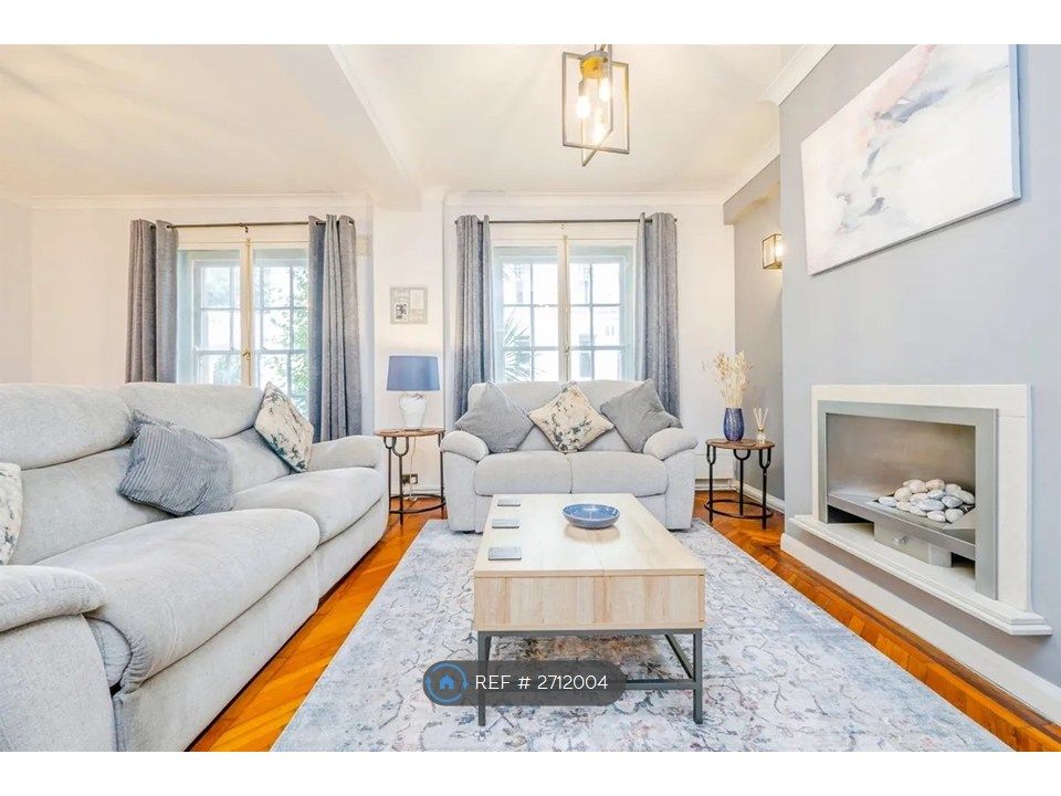 Property photo 1 of 14 Living Room 1