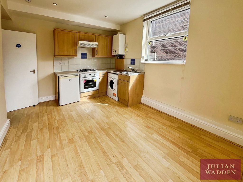 Property photo 2 of 8 Picture 2