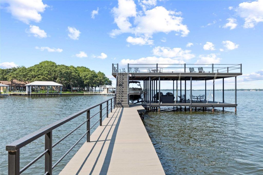 Property photo 1 of 31