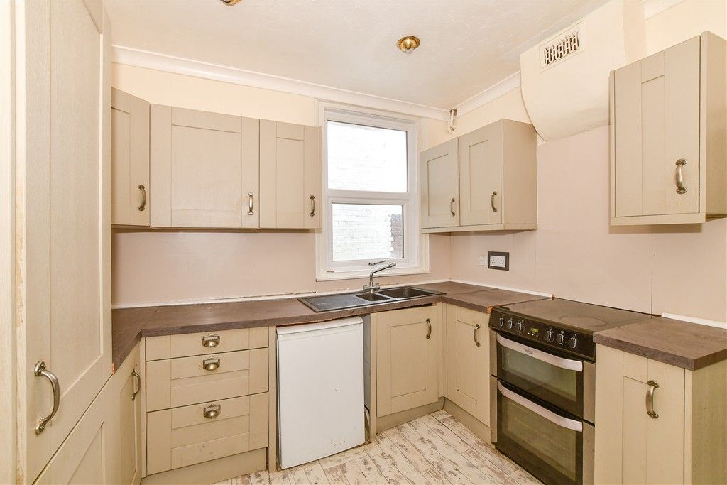 Property photo 1 of 11 Kitchen