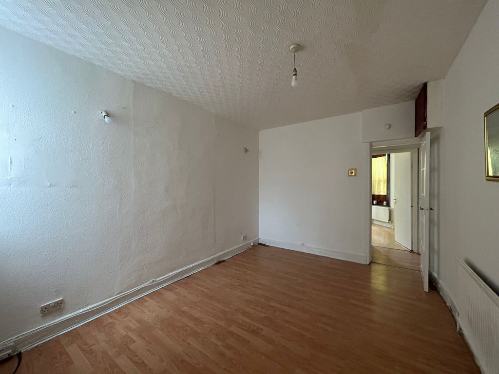 Property photo 2 of 8 Gallery