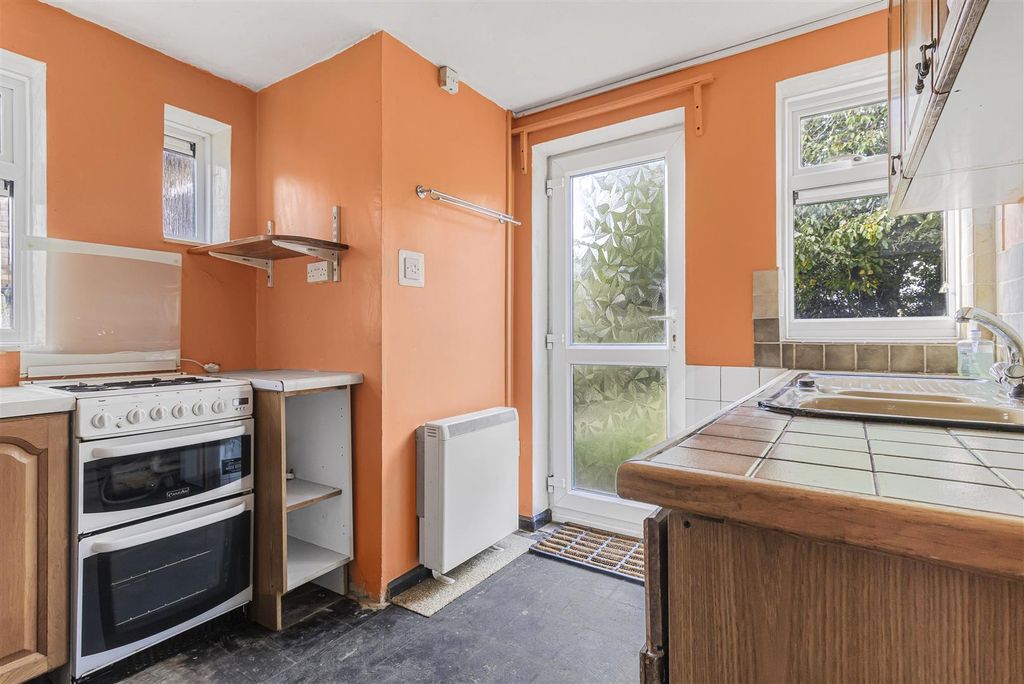 Property photo 3 of 11 11_65425.Jpg