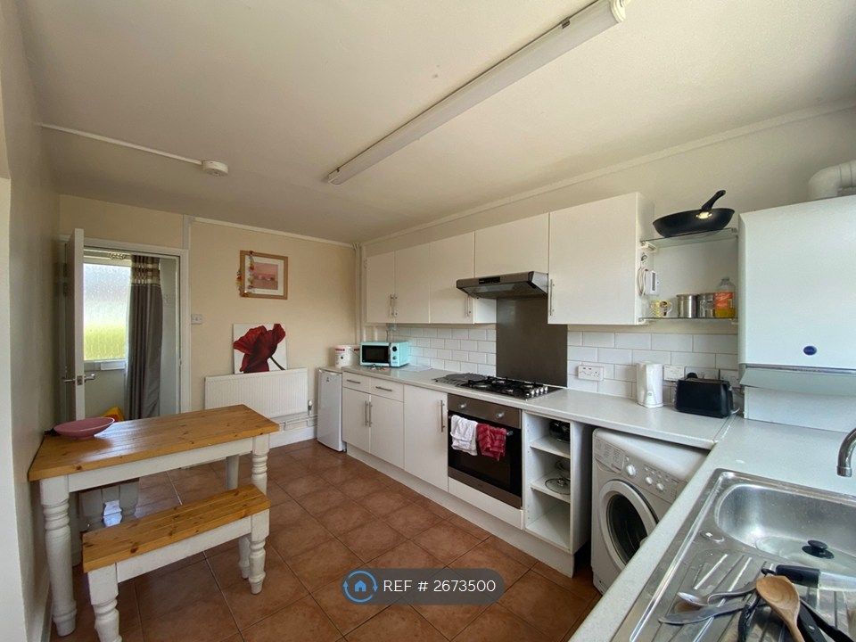 Property photo 2 of 5 Shared Kitchen