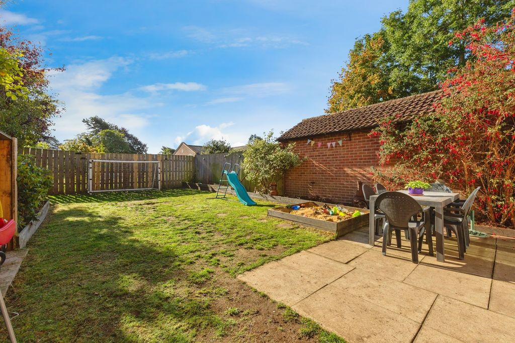 Property photo 2 of 17 Photo