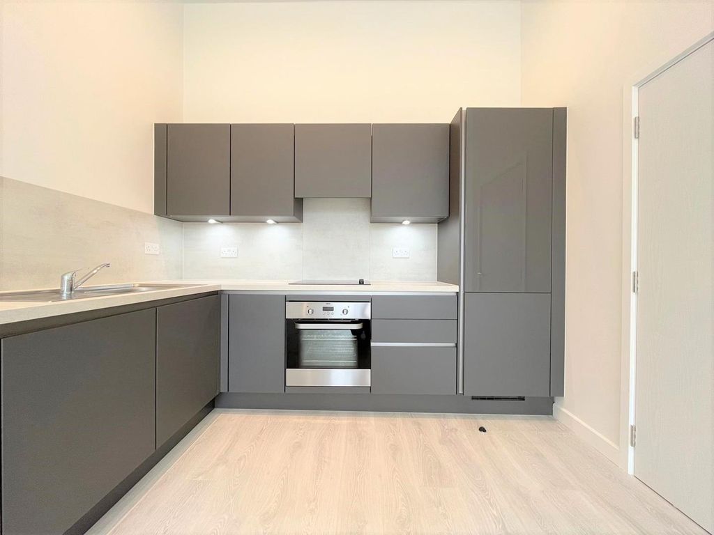 Property photo 3 of 8 Kitchen.Jpg