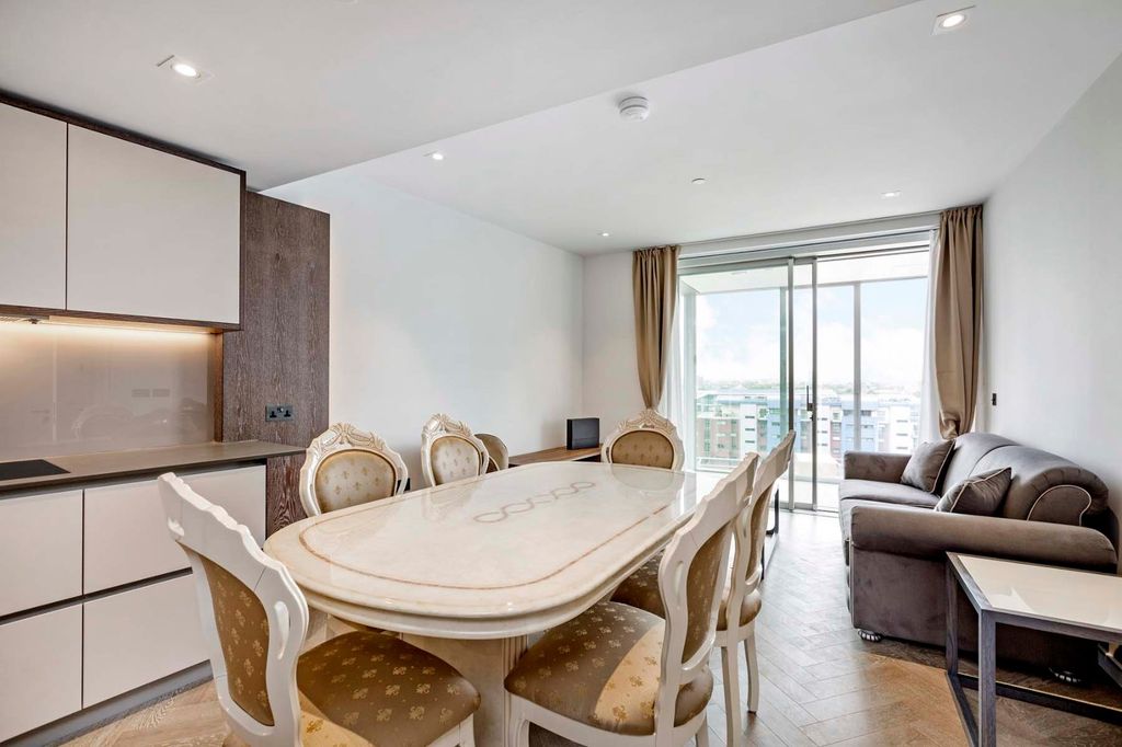 Property photo 2 of 15 Picture No. 12