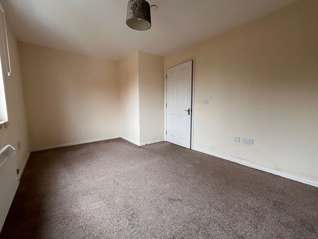 Property photo 3 of 5 Bedroom