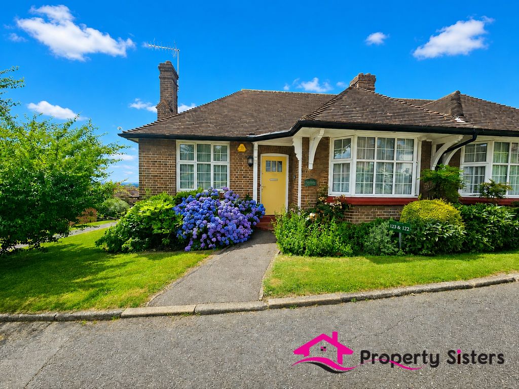 Property photo 1 of 11 Exterior