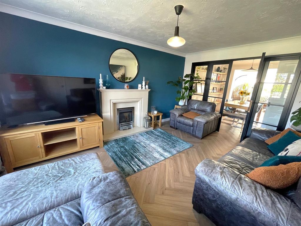 Property photo 2 of 34 c.Jpg