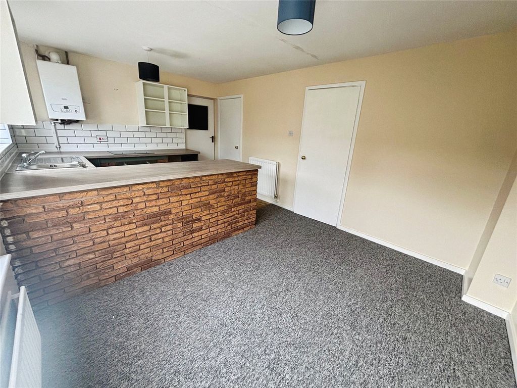 Property photo 3 of 12 Kitchen/Diner