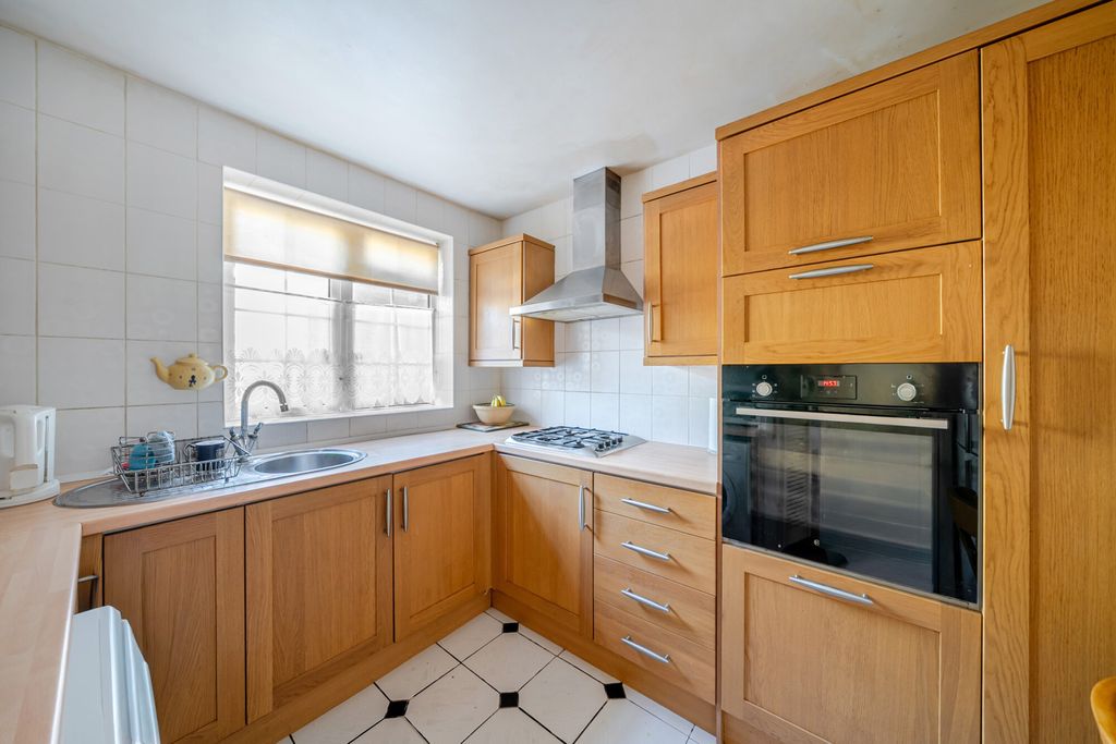 Property photo 3 of 22 Kitchen