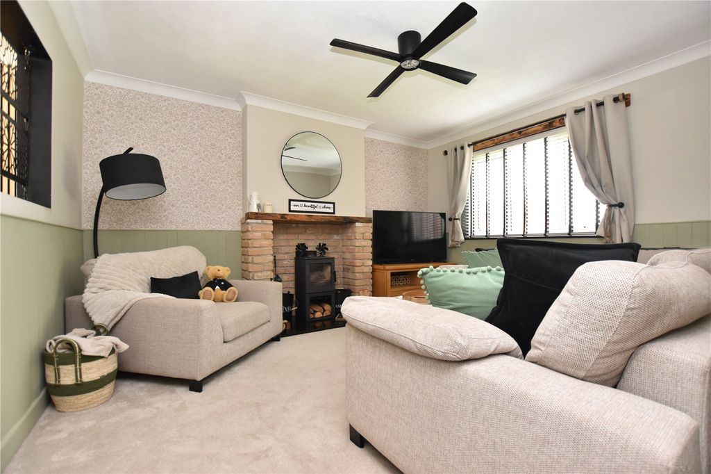 Property photo 2 of 27 Picture No. 19