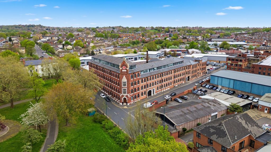 Property photo 2 of 21 Exterior