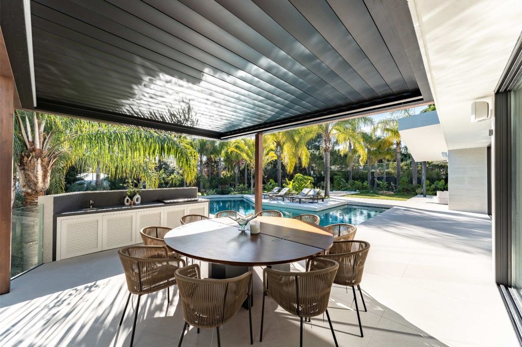 Property photo 3 of 45