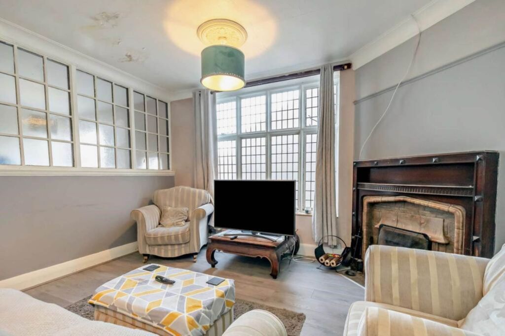 Property photo 3 of 21