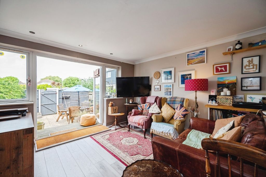 Property photo 3 of 14 Pbox-Img.Jpg