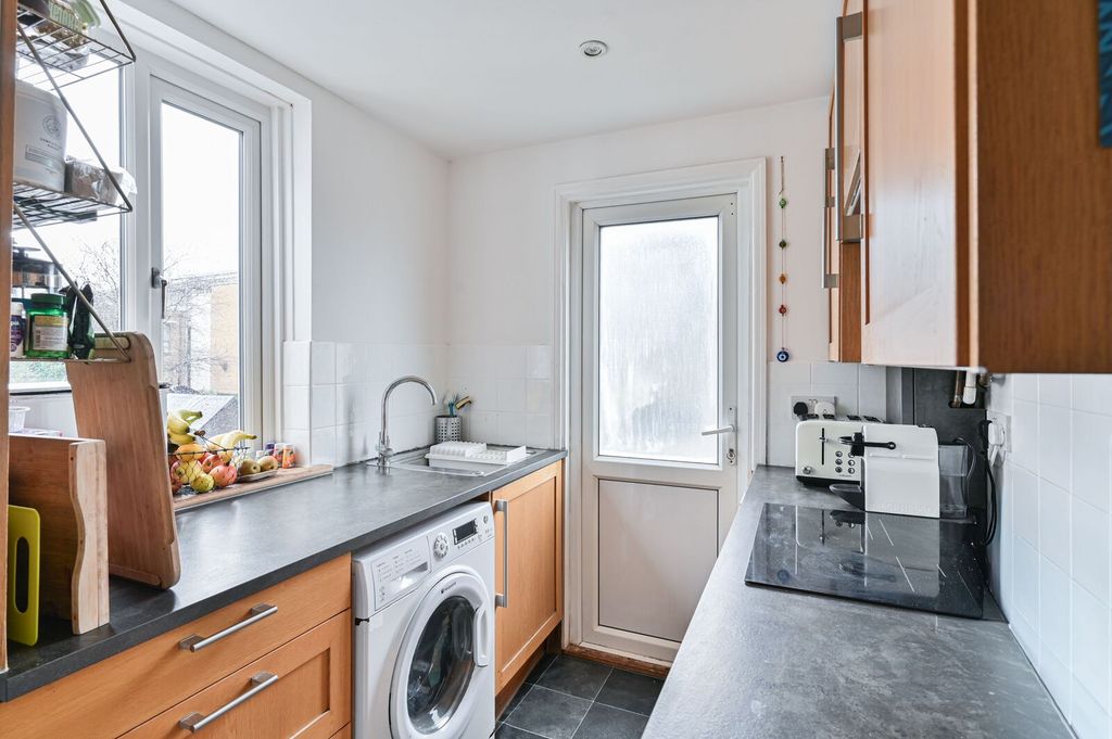 Additional image 7 of 3 bed maisonette for saleDorset Road, Mitcham CR4