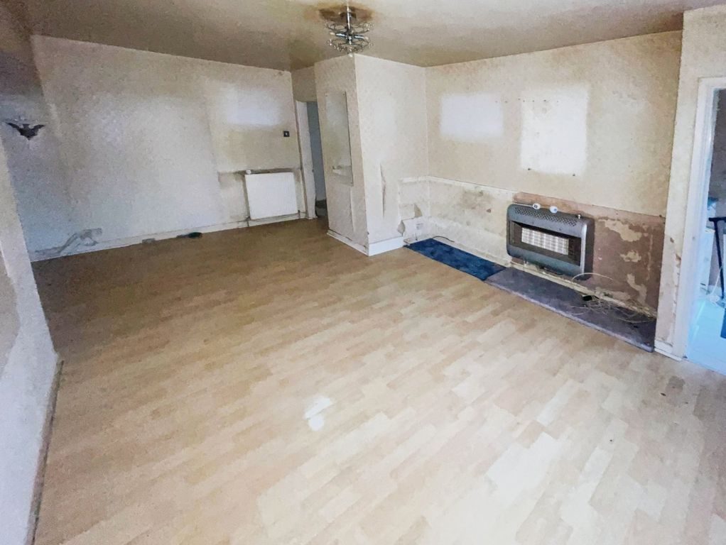 Property photo 3 of 14 Sitting Room
