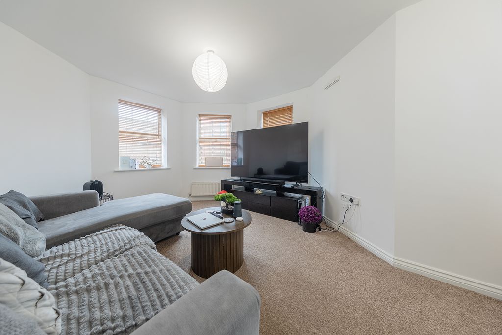 Property photo 3 of 26