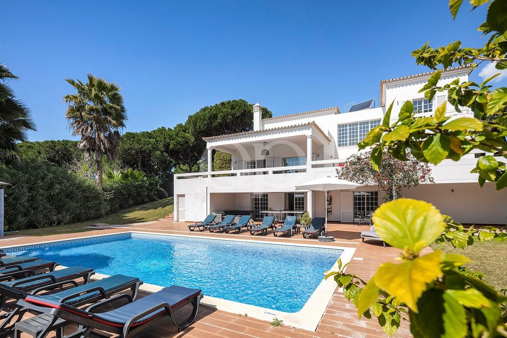Property photo 1 of 39 Spacious Villa With Tennis Court, Algarve