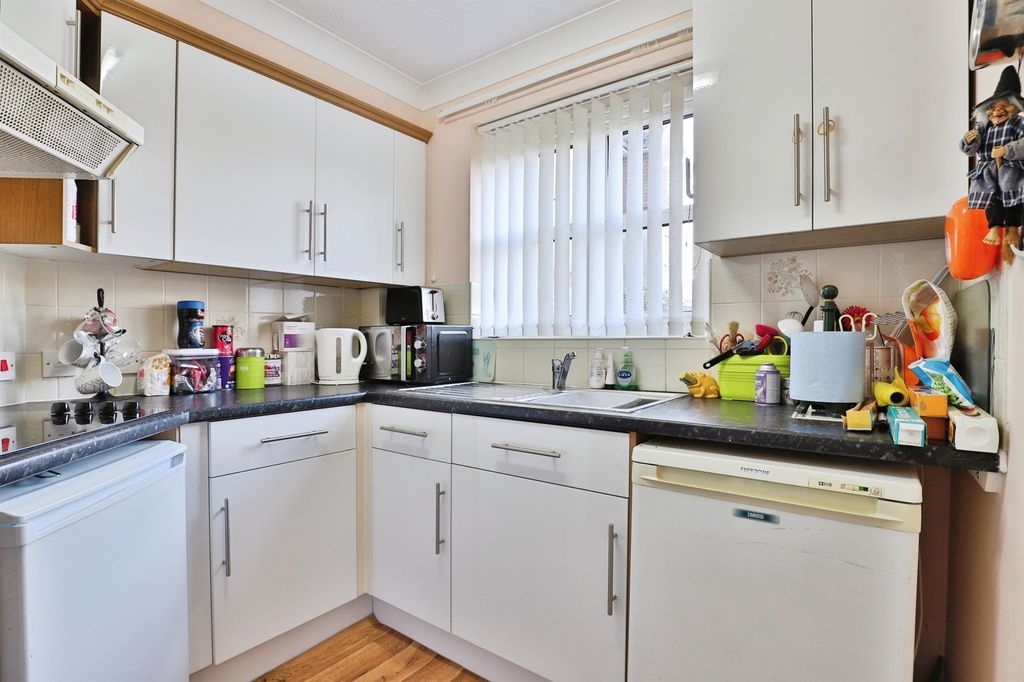 Property photo 3 of 20