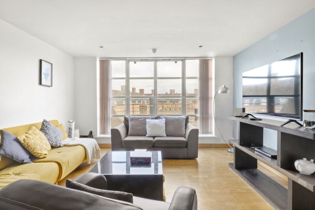 Property photo 2 of 20