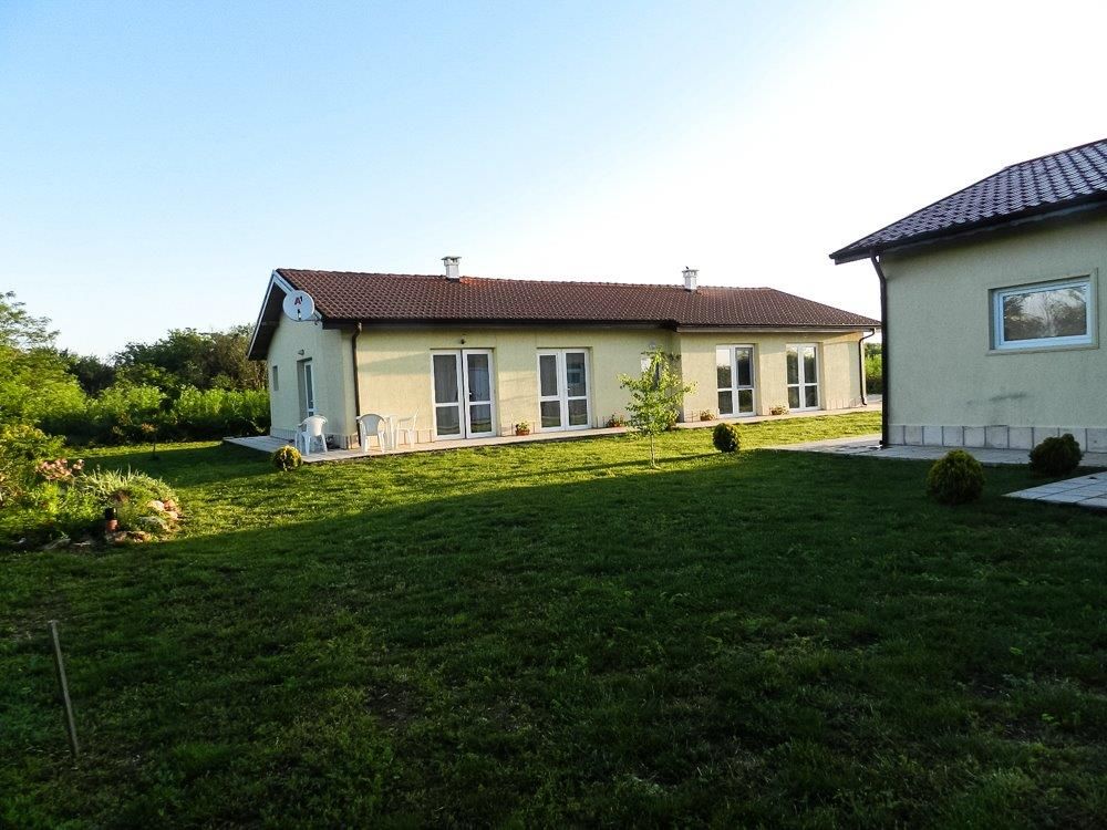 Property photo 2 of 7