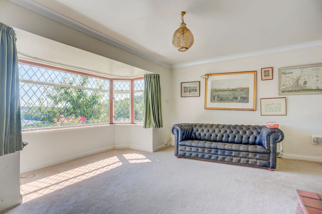 Property photo 2 of 4