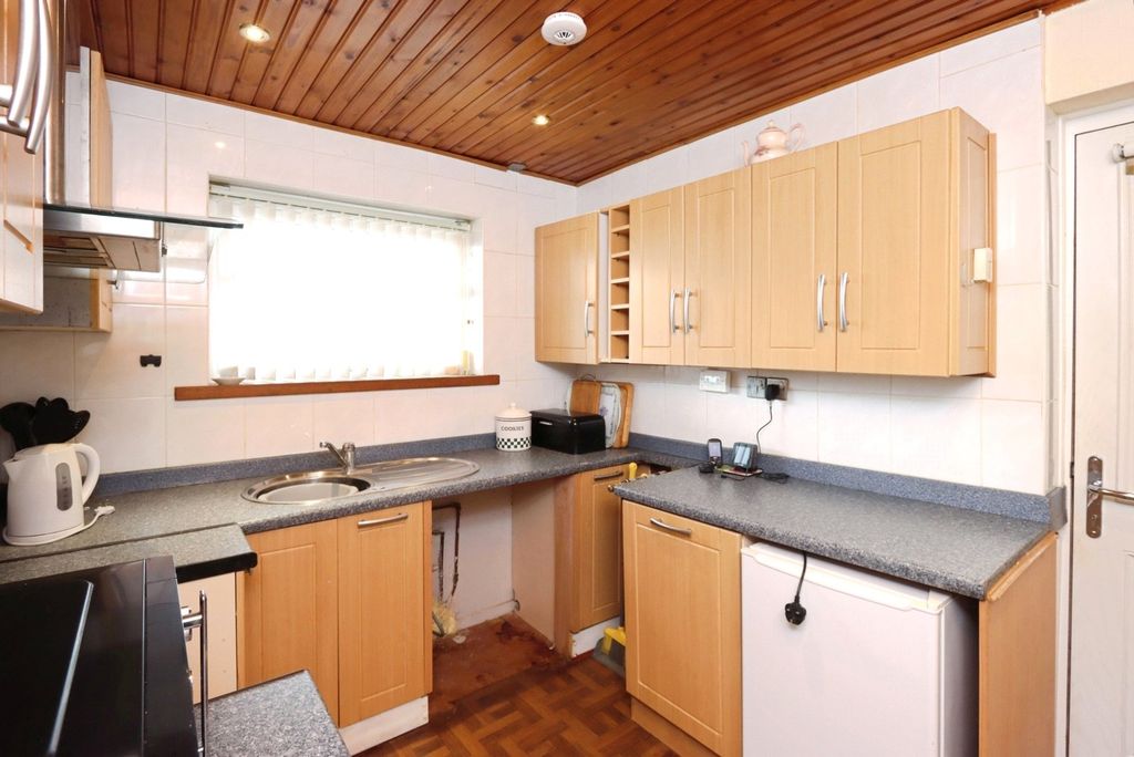 Property photo 2 of 17 Photo