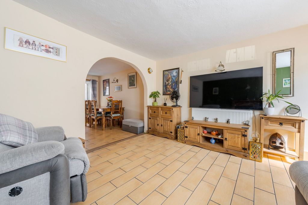 Property photo 3 of 16