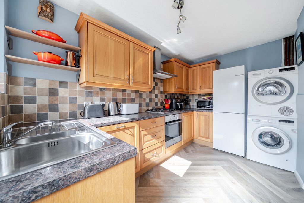 Property photo 2 of 20 1459092-15-6A0Ada...