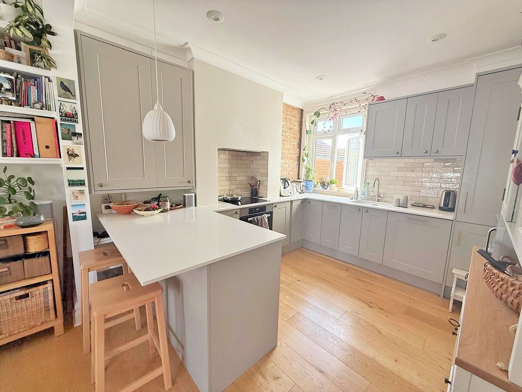 Property photo 3 of 19 26