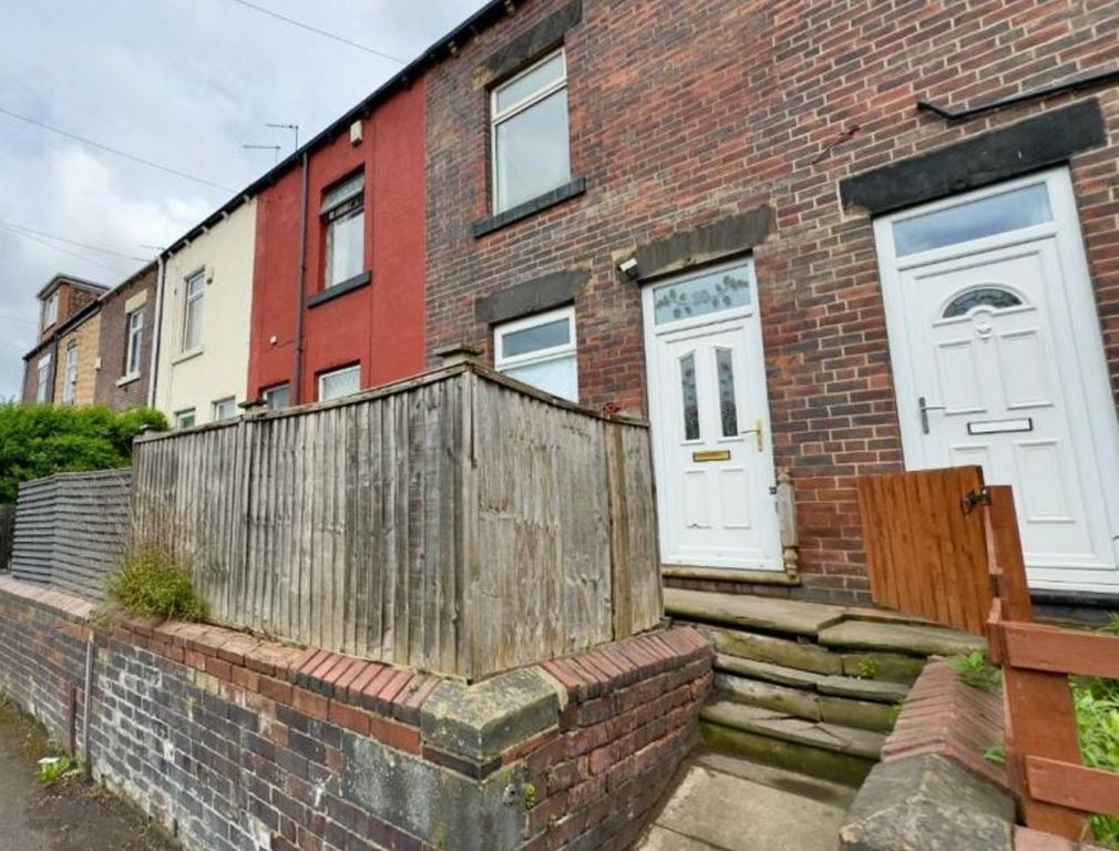 Property photo 1 of 6 10, Grange Lane, Barnsley, S71 5Ae