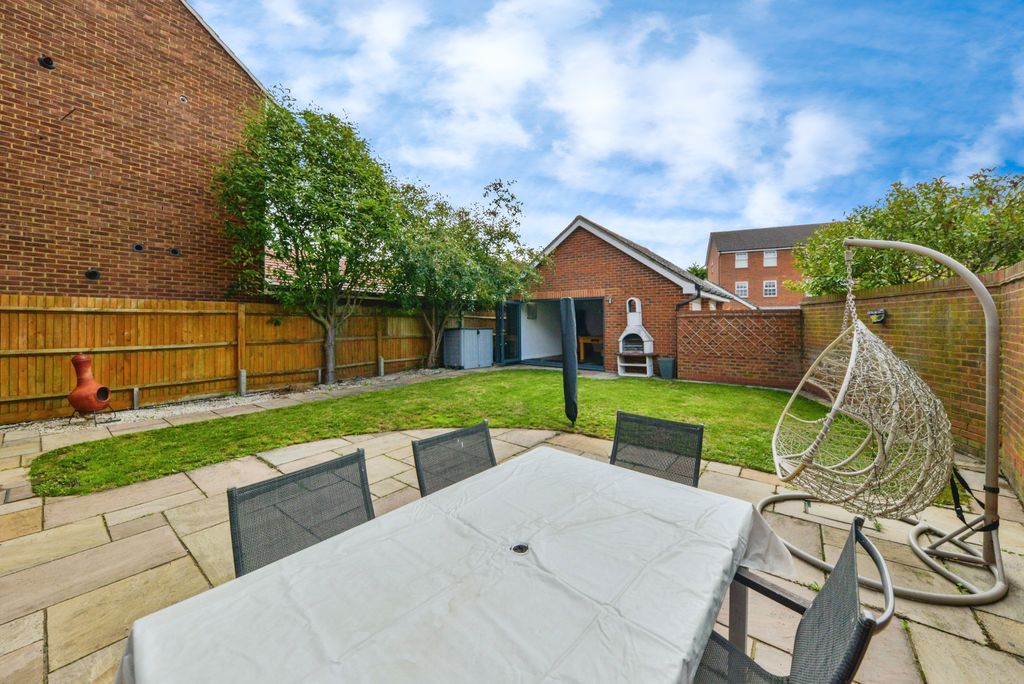 Property photo 3 of 19