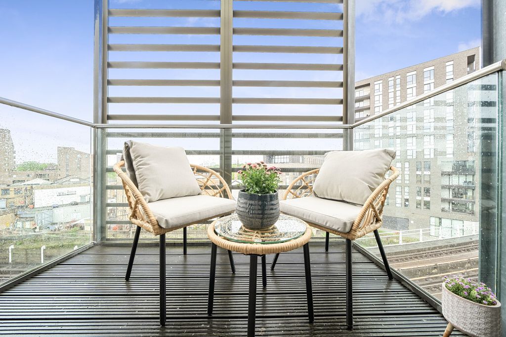 Property photo 3 of 15 1456635-8-6A01d59...
